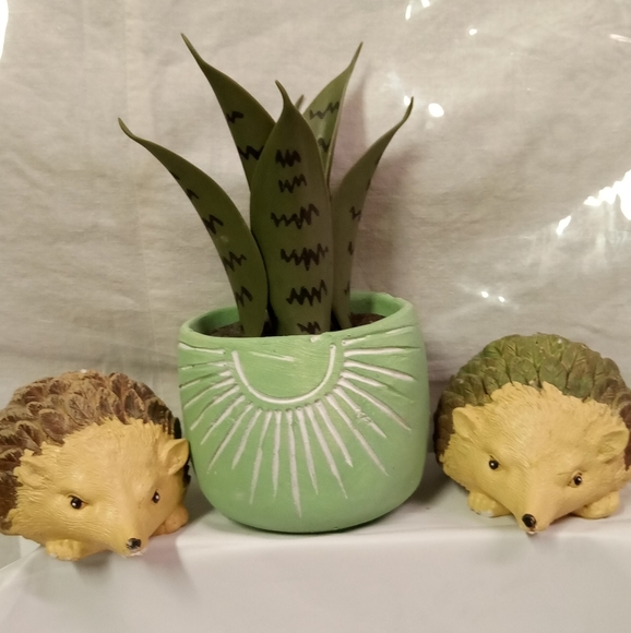 💕OLD East Main Animal Figurines Planters,Greenery Window Seal/Shelf Decor - Picture 1 of 5